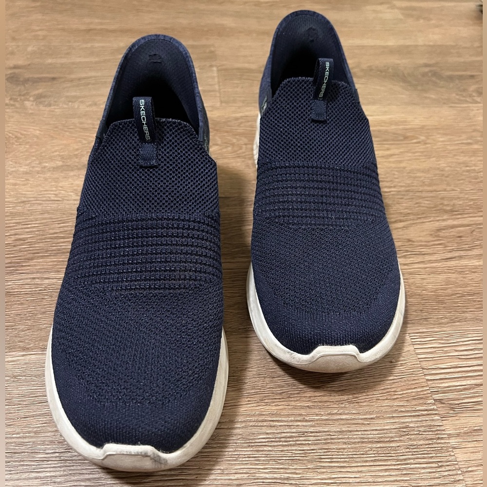 Sketchers Hands Free Slip On